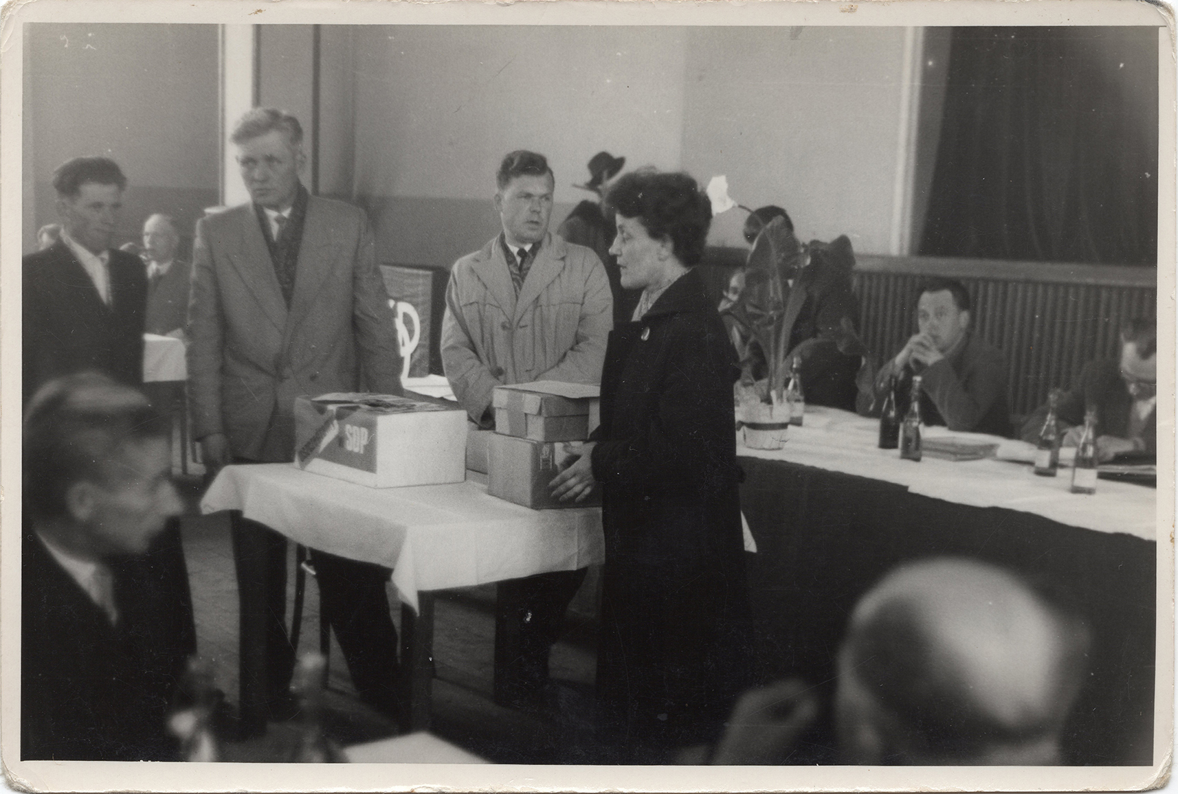 Fotografie ze spotkania SOP pracowników DZCH lata 60-te XX wieku (4)