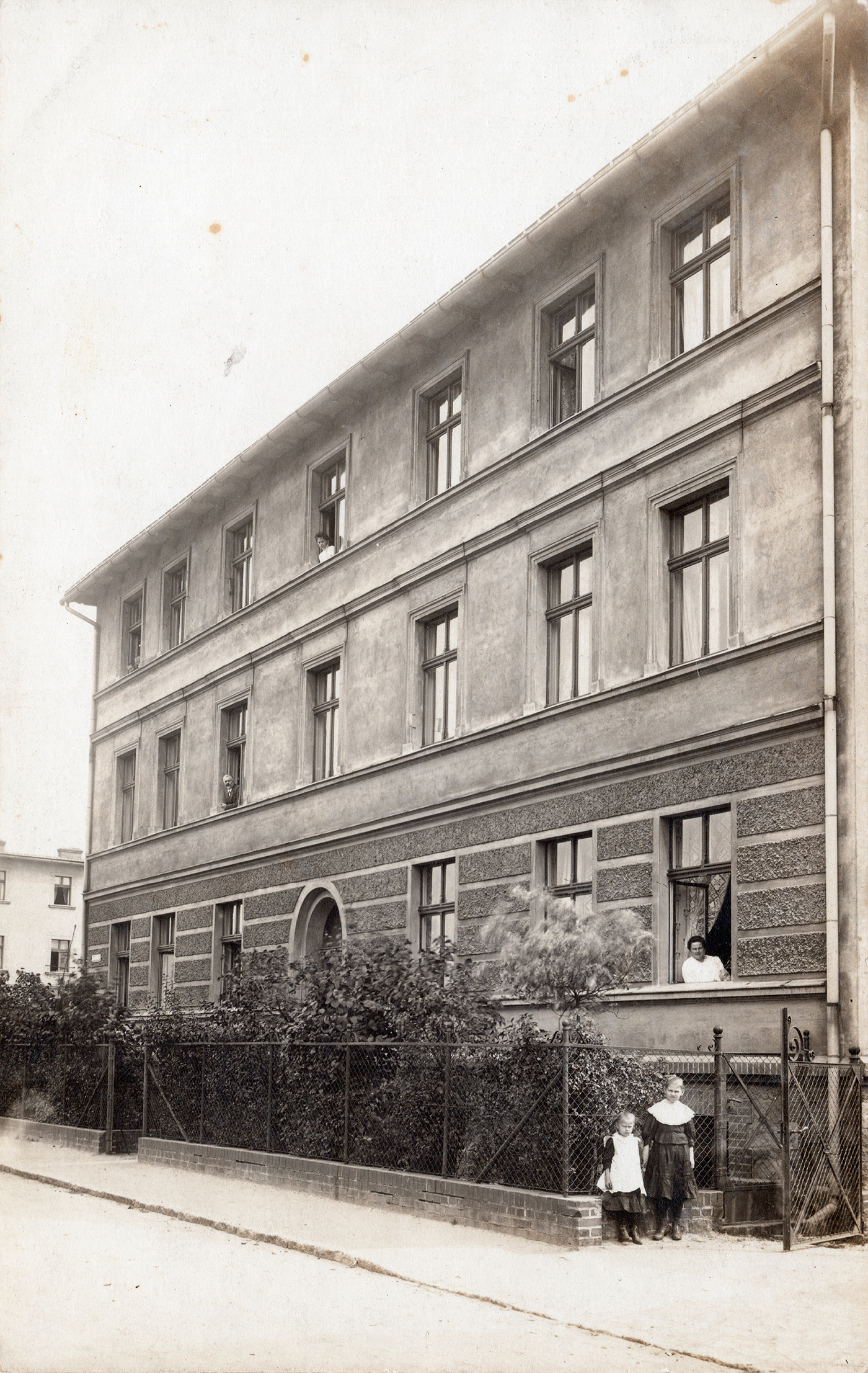 Luisenstrasse Saarau 1910 (1)